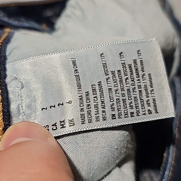 American Eagle super stretch dark wash size 2 jean shorts - Picture 8 of 8